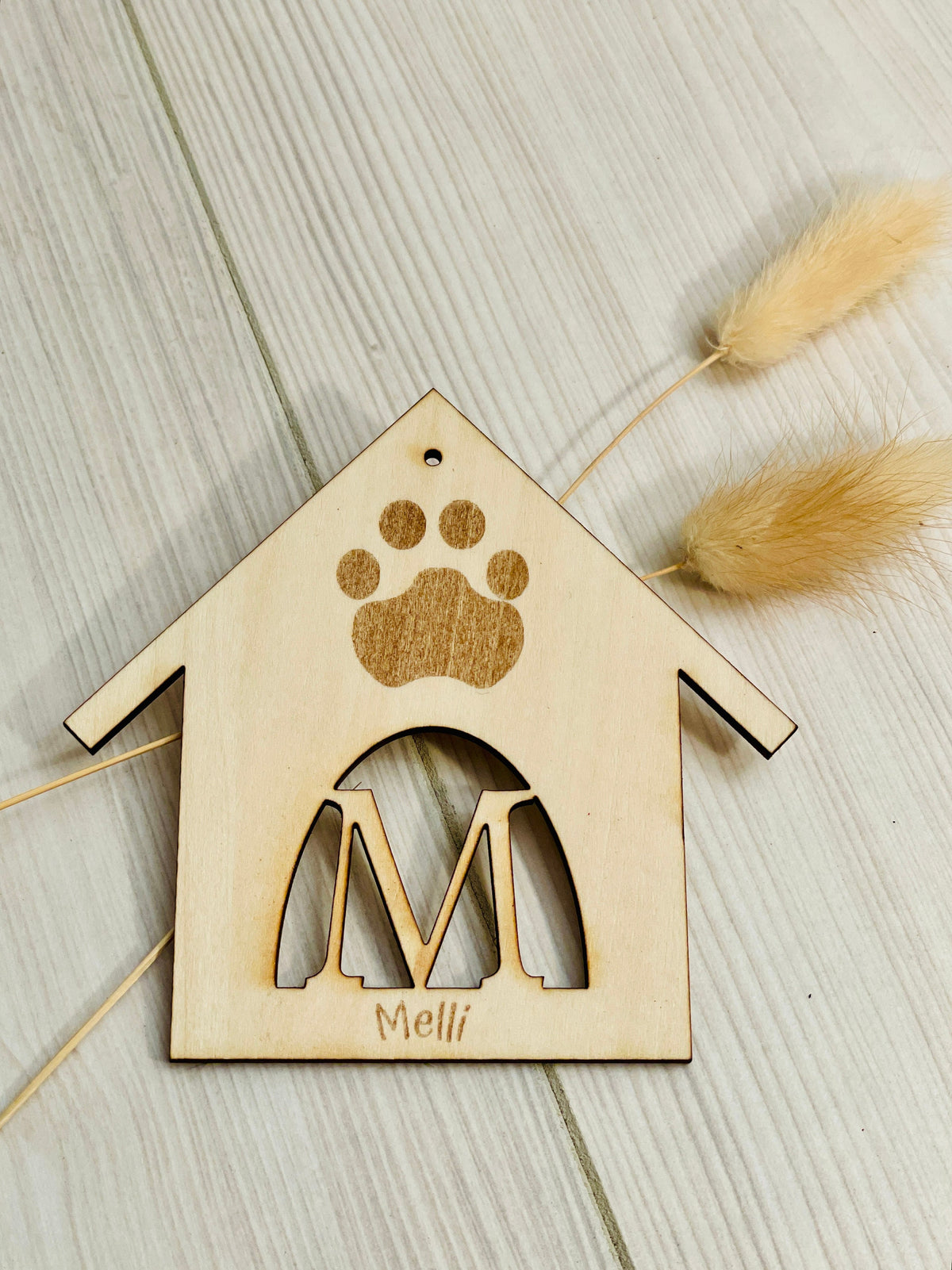 Hundehütten Schild personalisiert mit Hundename | Holzschild Hund mit Buchstabe & Name | Deko für Körbchen Hundeplatz, DasGlueckswerk, Tierfreunde, Pet ID Tags, holz