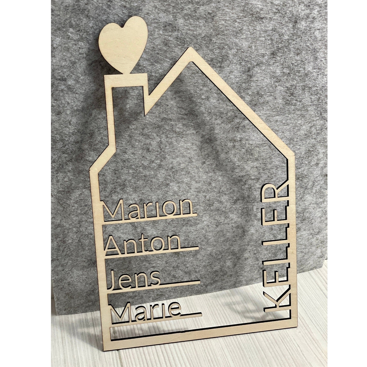 Türkranz Namensschild in Hausform aus Holz, personalisiert Türkranz Das Glückswerk