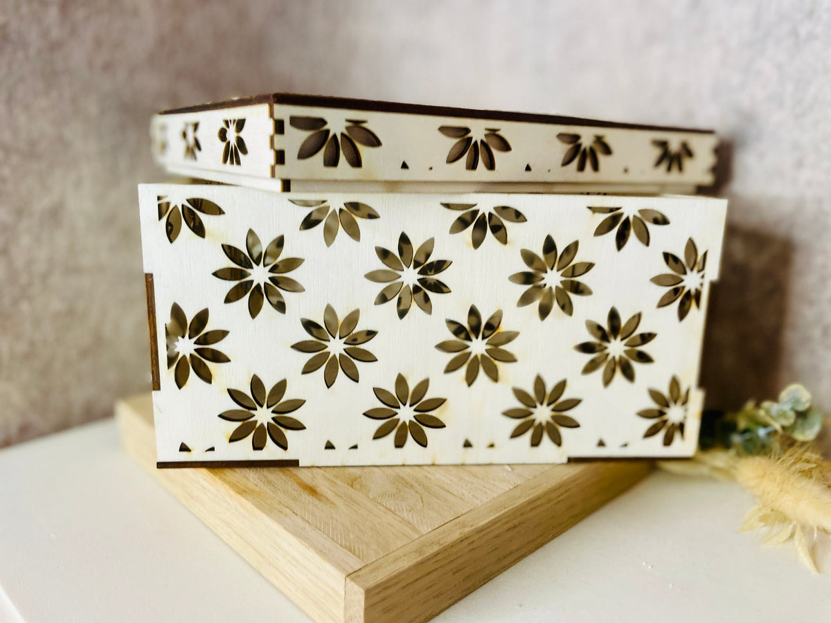 SVG Datei Erinnerungsbox mit Blüten, Holzkiste 15x20 cm zum Selberlasern, DasGlueckswerk, Digitale Laserdateien, Gift Boxes,