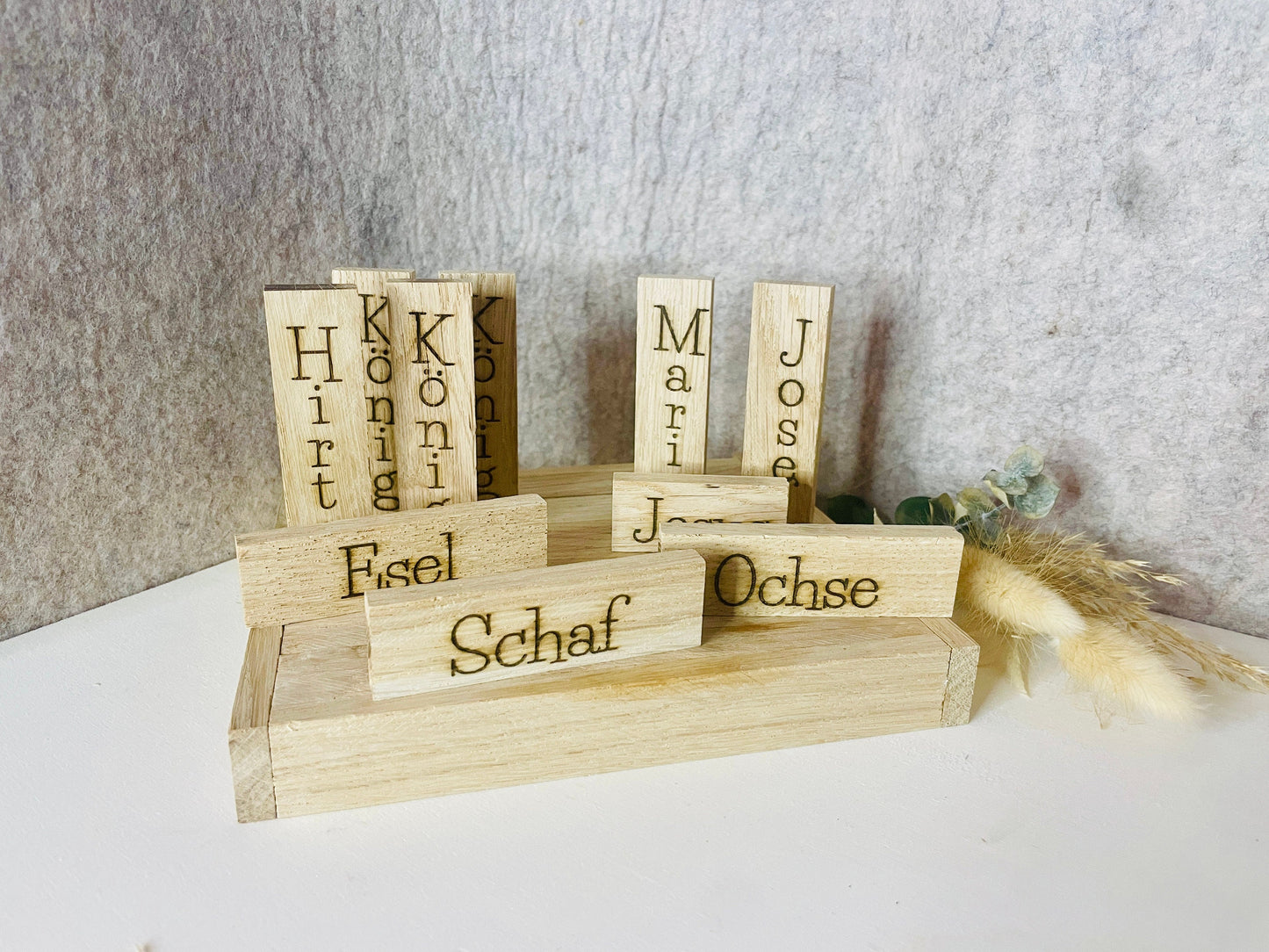 kleine minimalistische Krippe aus Holz Das Glückswerk