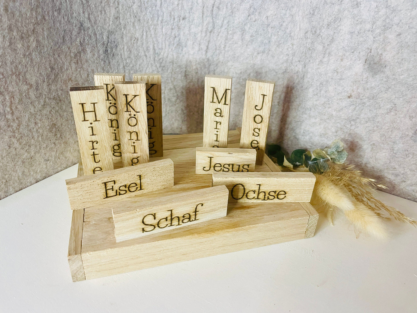 kleine minimalistische Krippe aus Holz Das Glückswerk