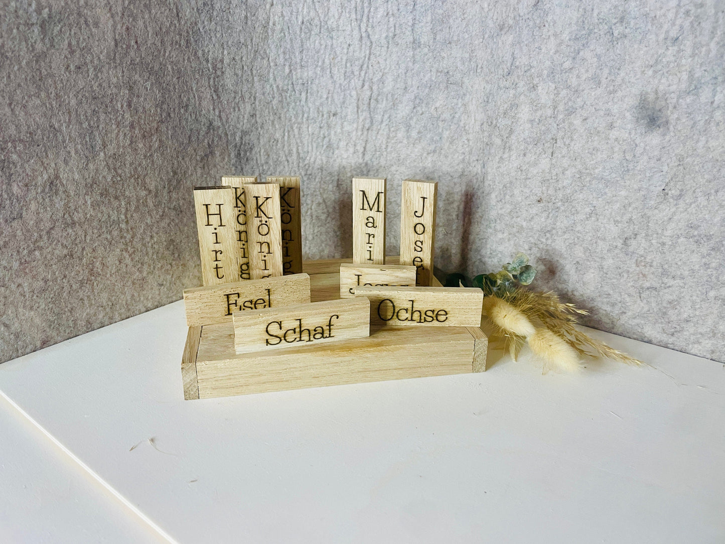 kleine minimalistische Krippe aus Holz Das Glückswerk