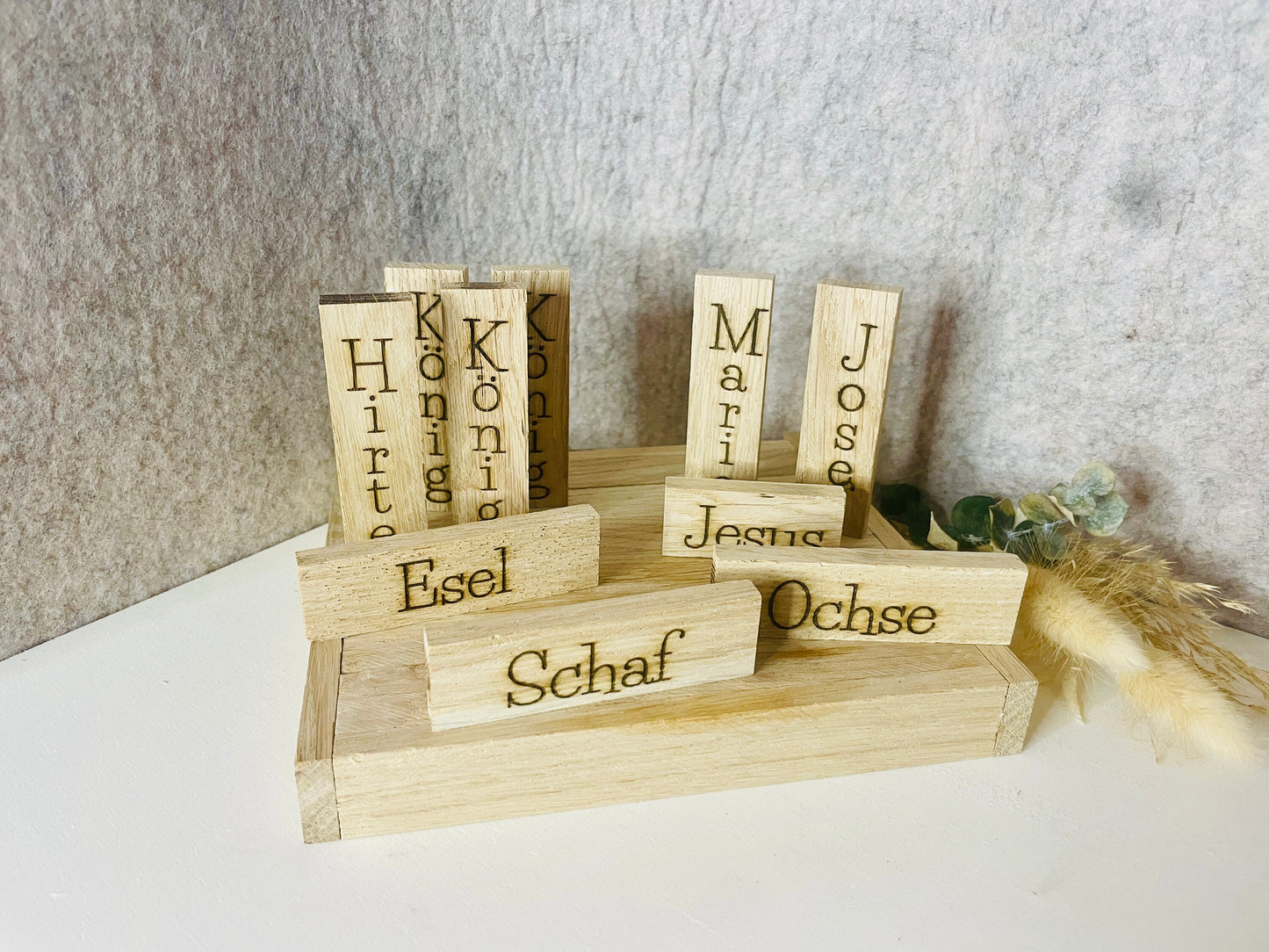 kleine minimalistische Krippe aus Holz Das Glückswerk