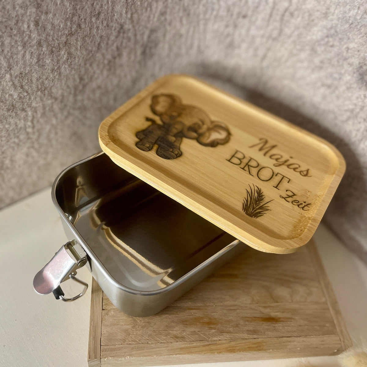 Bento-Box Brotdose mit individueller Gravur und Tiermotiv aus Edelstahl und Bambus Holz 750ml Dose Lunchbox Das Glückswerk