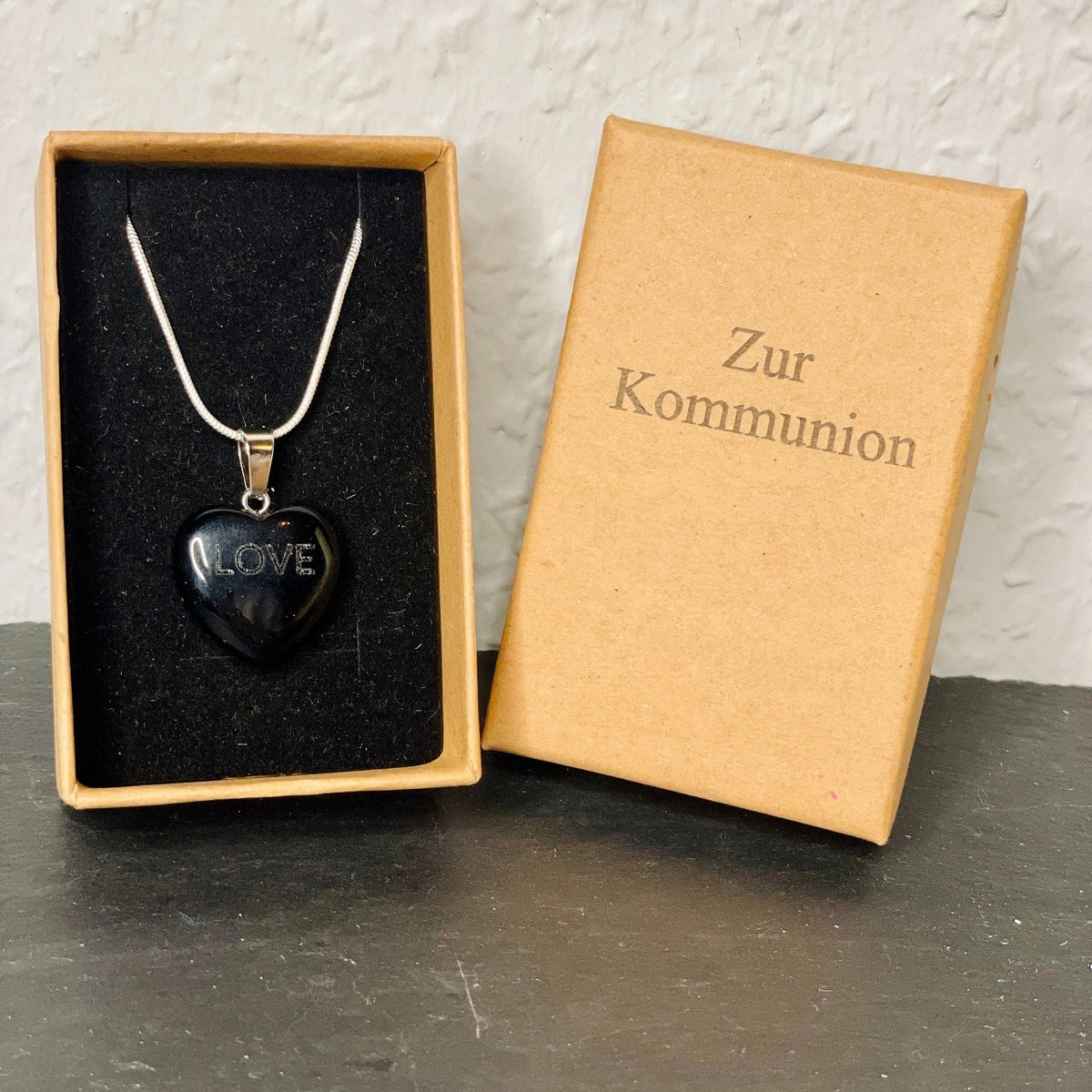 Halskette Herz aus obsidian Edelstein im Schmuckkästchen mit Wunschgravur Kette Das Glückswerk