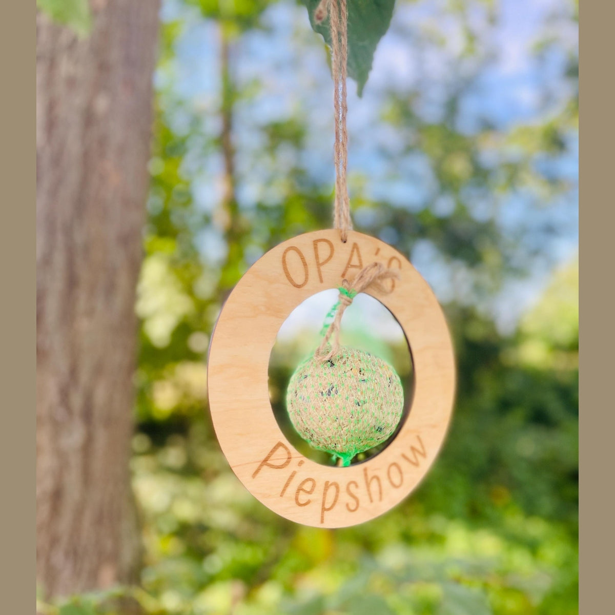 Opas Piepshow lustige Geschenkidee für Opa Papa Enkel Vogelhaus Vogelfutter Meisenknödel 15cm Piepshow Das Glückswerk