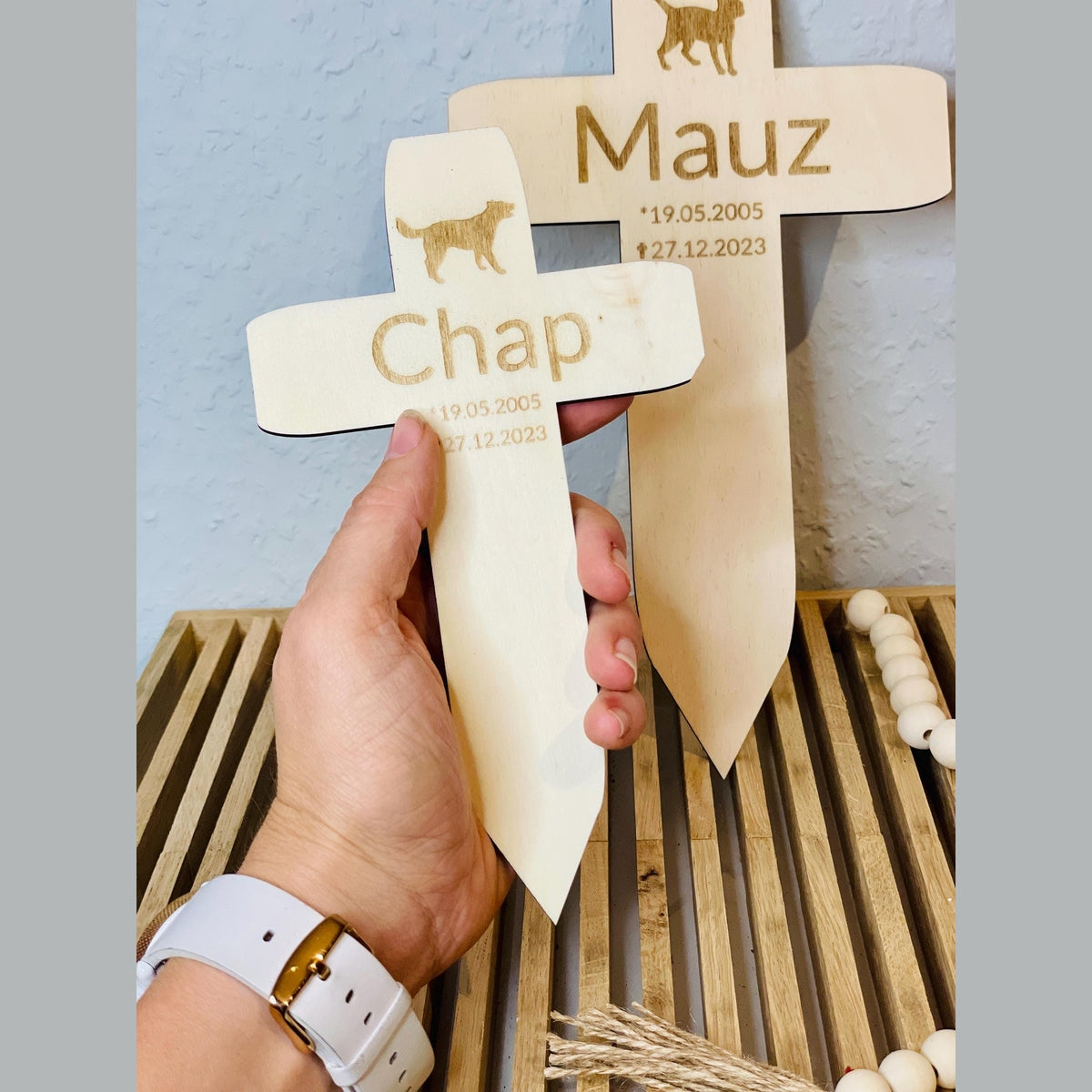 Trauerkreuz für Haustierbestattung – Persönliches Gedenkzeichen für Katze, Hund & Tier Kreuz Das Glückswerk