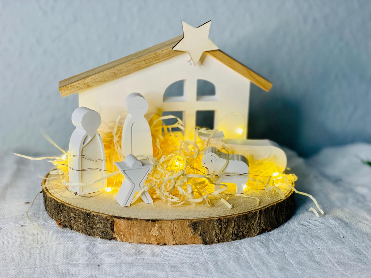 Krippe auf Baumscheibe - weihnachtliche adventsdekoration mit Maria Josef Jesus Das Glückswerk