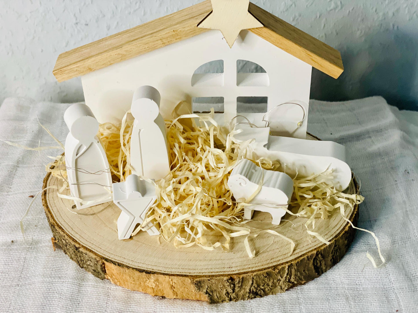 Krippe auf Baumscheibe - weihnachtliche adventsdekoration mit Maria Josef Jesus Das Glückswerk