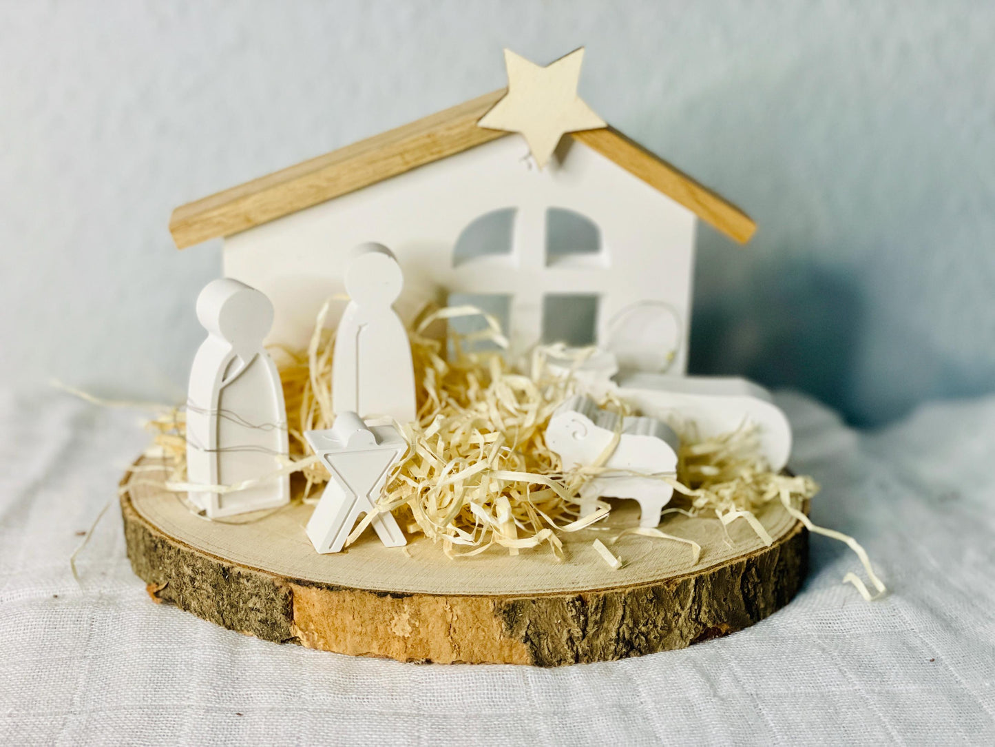Krippe auf Baumscheibe - weihnachtliche adventsdekoration mit Maria Josef Jesus Das Glückswerk