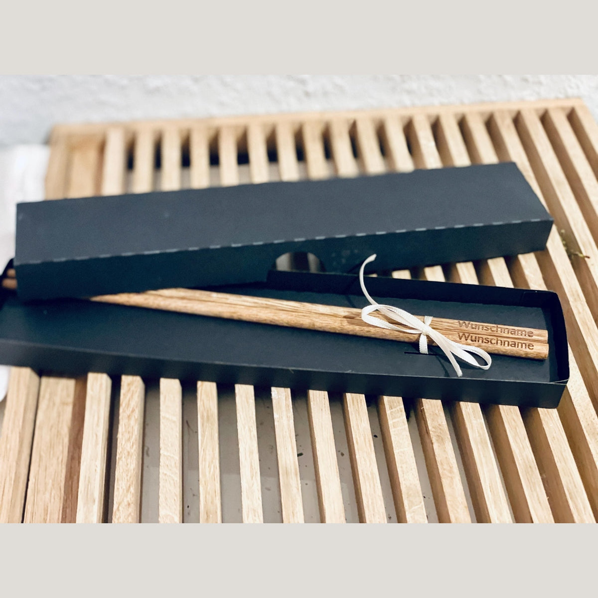 personalisierte essstäbchen in geschenkbox- choppsticks aus Holz für Sushi nudeln Stäbchen Das Glückswerk