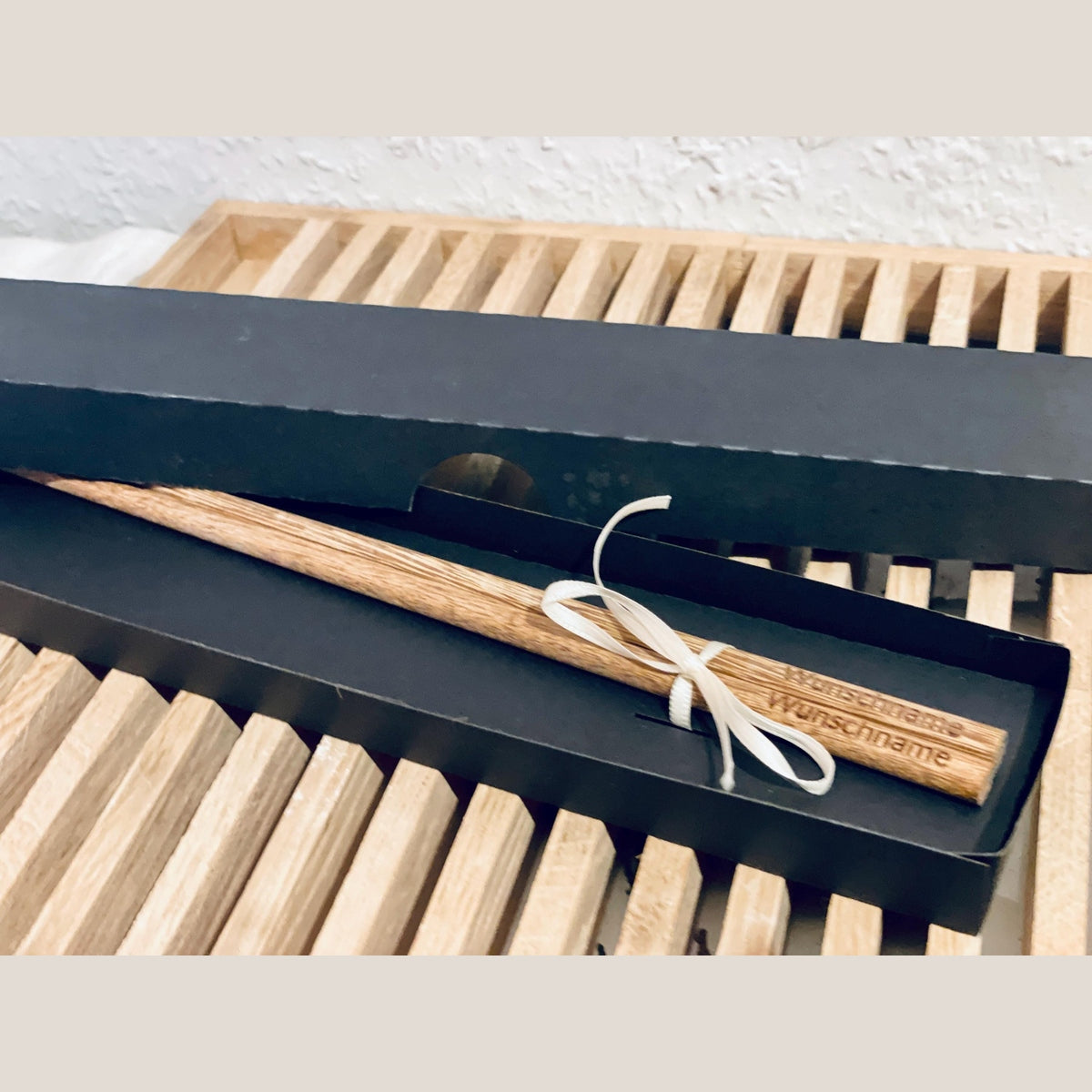 personalisierte essstäbchen in geschenkbox- choppsticks aus Holz für Sushi nudeln Stäbchen Das Glückswerk