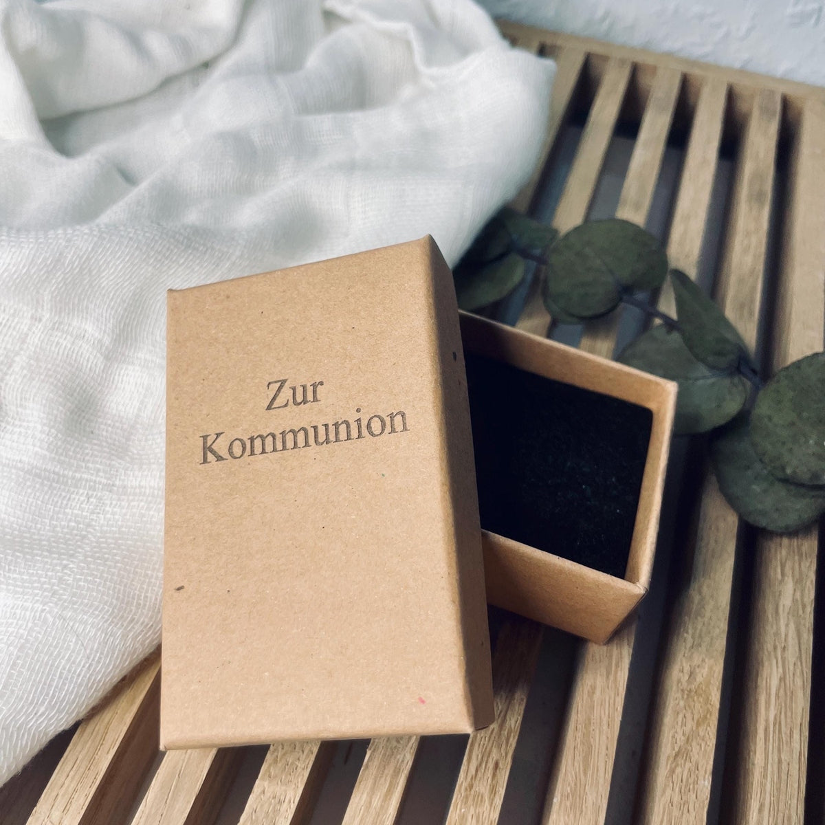 Halskette >> Kreuz << aus Obsidian Edelstein im Schmuckkästchen mit Wunschgravur Kette Das Glückswerk
