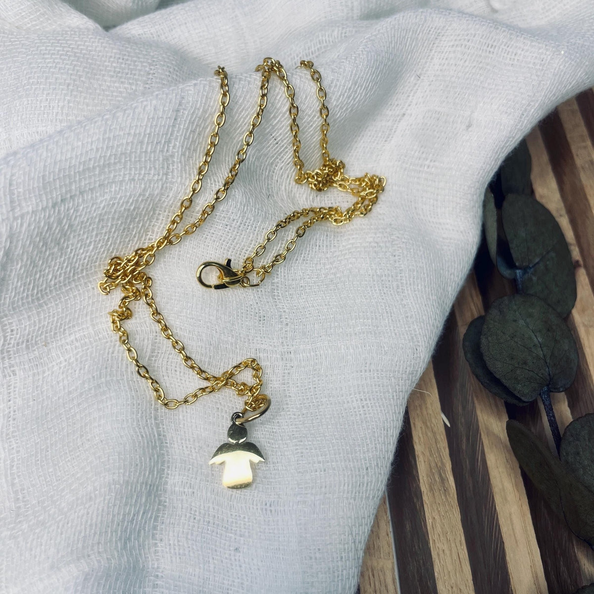 Halskette >> goldener Engel << im Schmuckkästchen mit Wunschgravur Kette Das Glückswerk