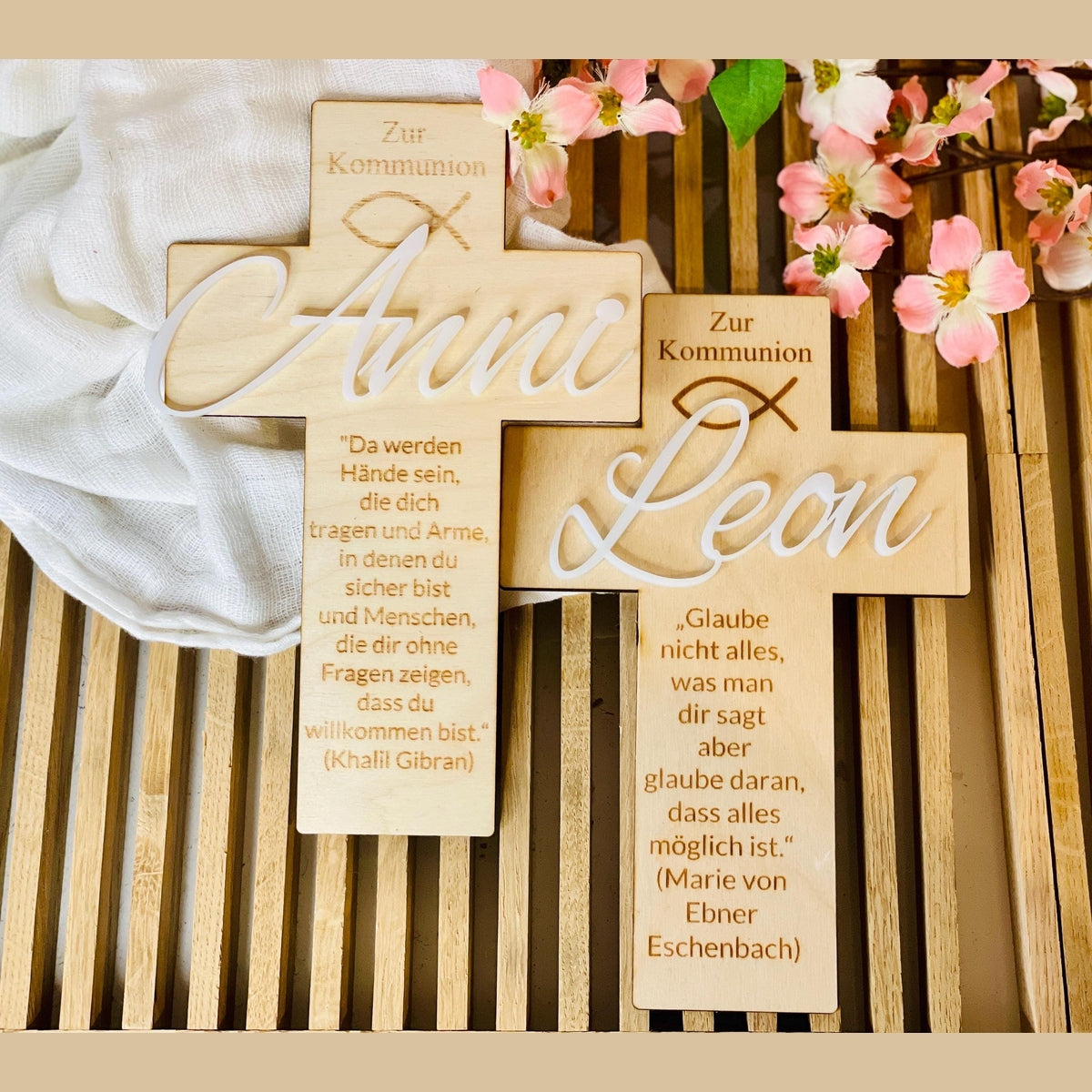 Christliches Geschenk zur Taufe oder Kommunion Kreuz mit Namen aus Acrylglas Kreuz Das Glückswerk