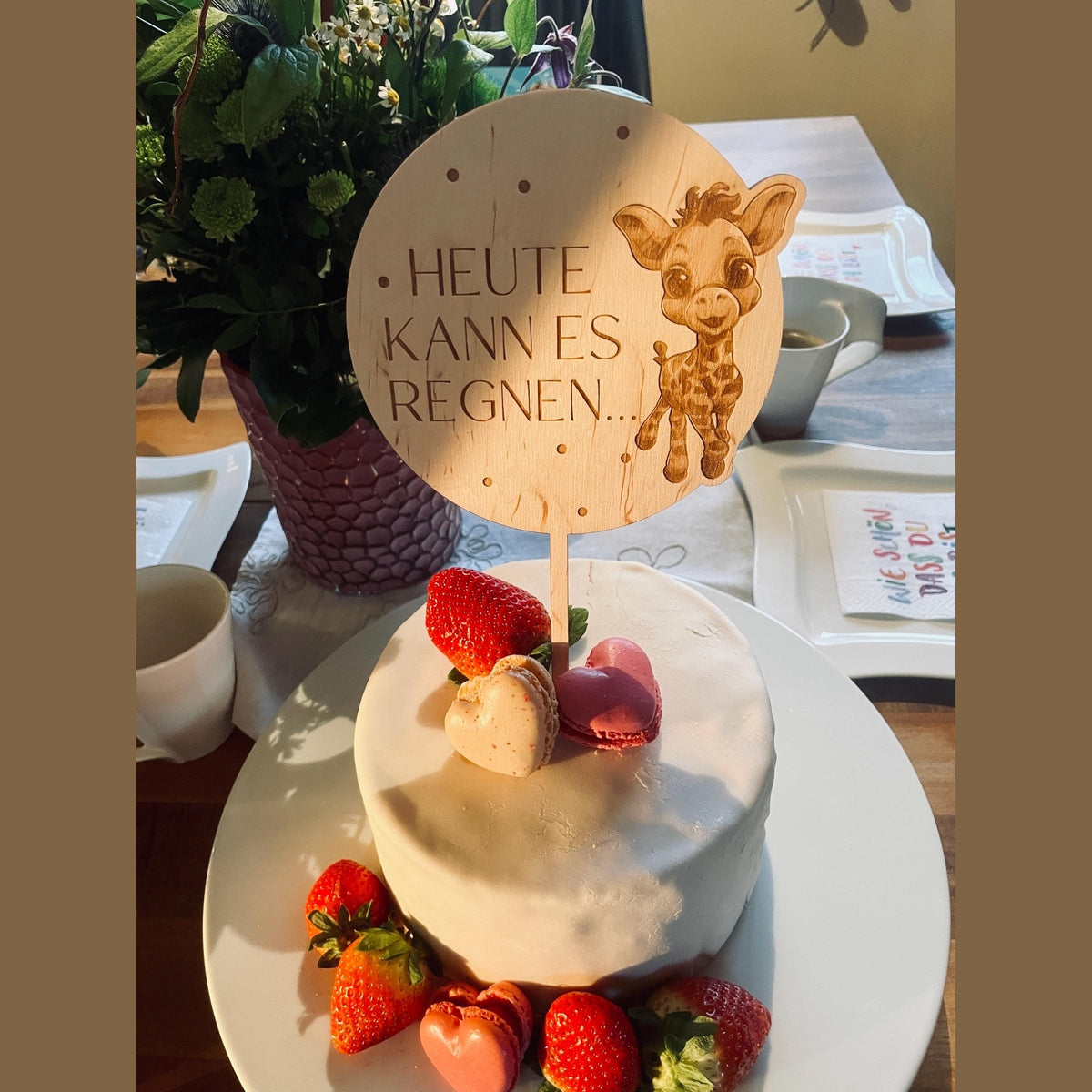 Cake Topper für die Geburtstorte für Kinder – Wunsch-Tier mit „Heute kann es regnen“ (Rund) cake Topper Das Glückswerk
