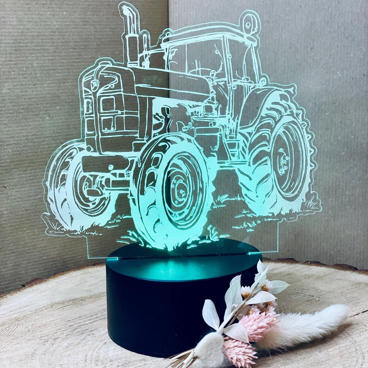 Nachttischlampe mit buntem LED Licht in Trecker Form, personalisieren möglich Nachtlicht Das Glückswerk