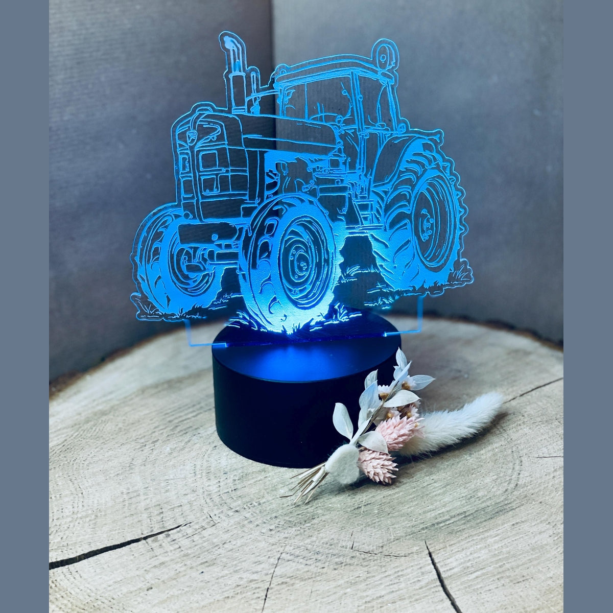 Nachttischlampe mit buntem LED Licht in Trecker Form, personalisieren möglich Nachtlicht Das Glückswerk