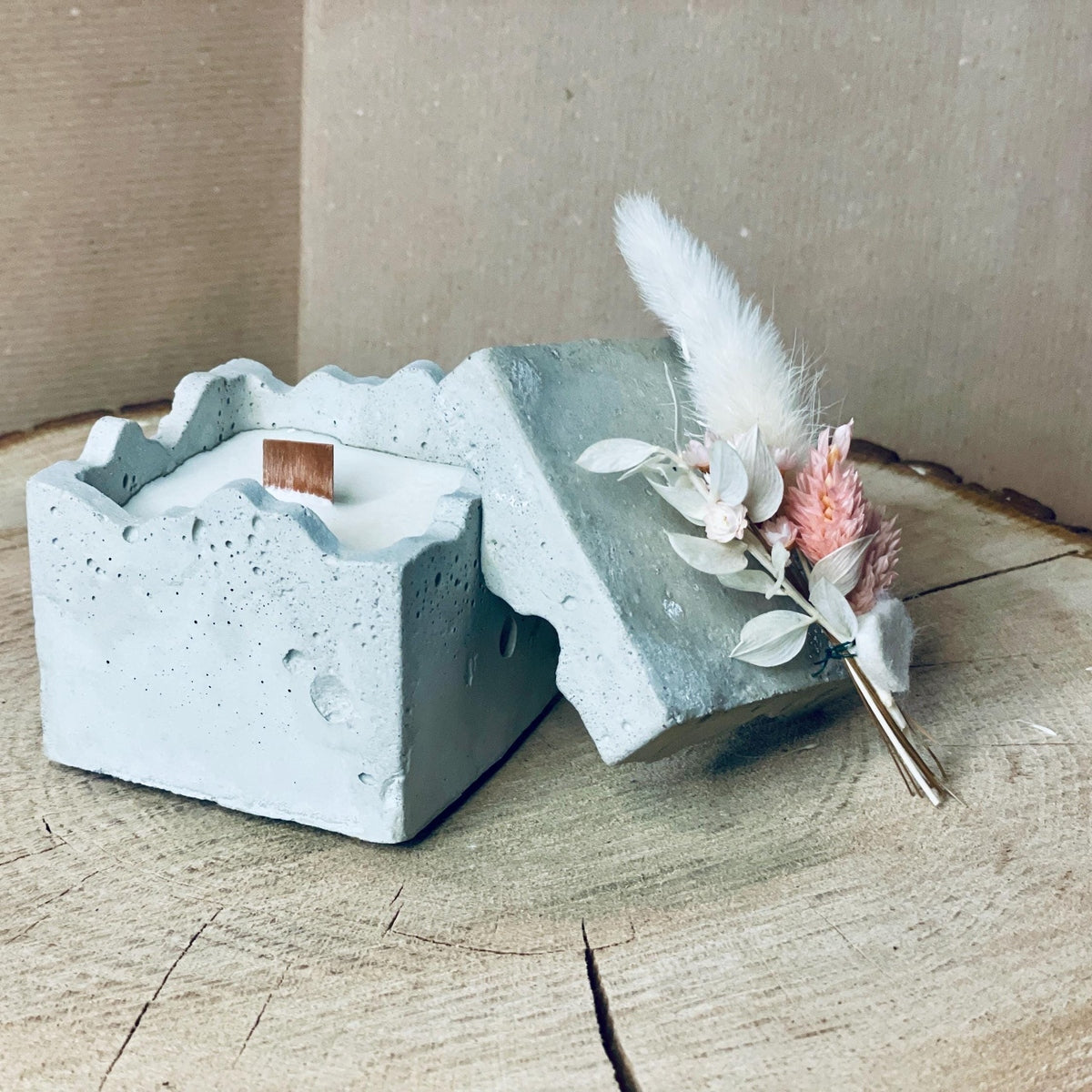 Betonkerze-Rustikale edele Kerze zum verschenke indoor-kerze mit holzdocht eckig Kerzenfresser Betonkerze Das Glückswerk