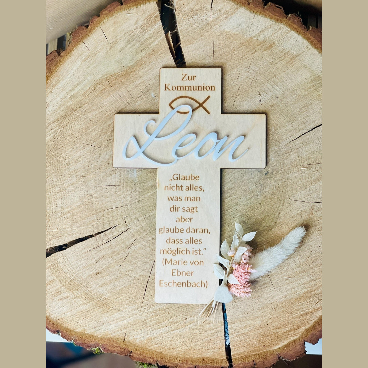 Christliches Geschenk zur Taufe oder Kommunion Kreuz mit Namen aus Acrylglas Kreuz Das Glückswerk