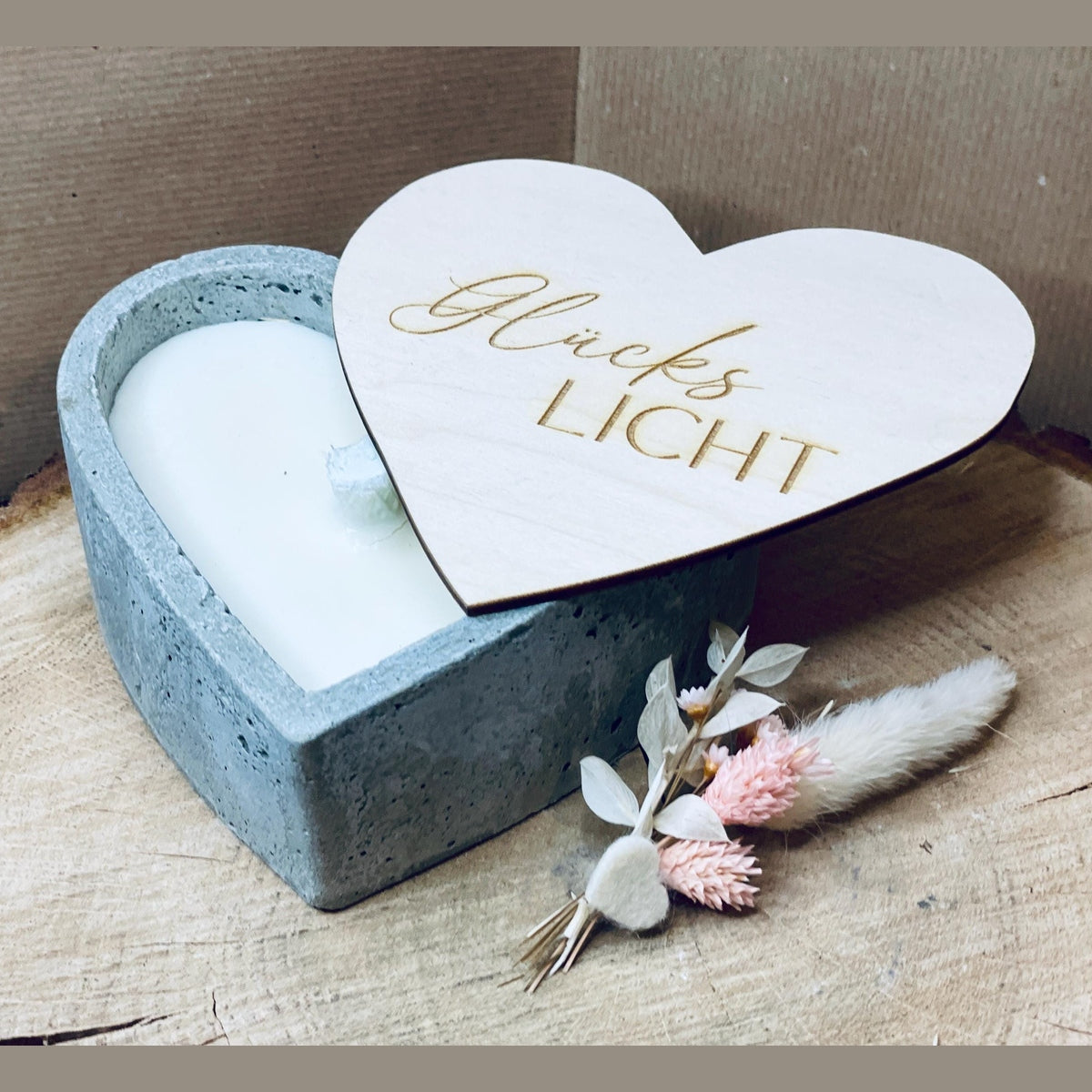 Glückslicht - schlichte edele handmade Kerze in Herz form zum verschenken Outdoor Garten Balkon Terassen Kerze/Indoor Kerze Betonkerze Das Glückswerk