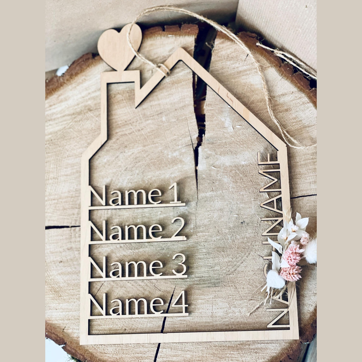 Türkranz Namensschild in Hausform aus Holz, personalisiert Türkranz Das Glückswerk