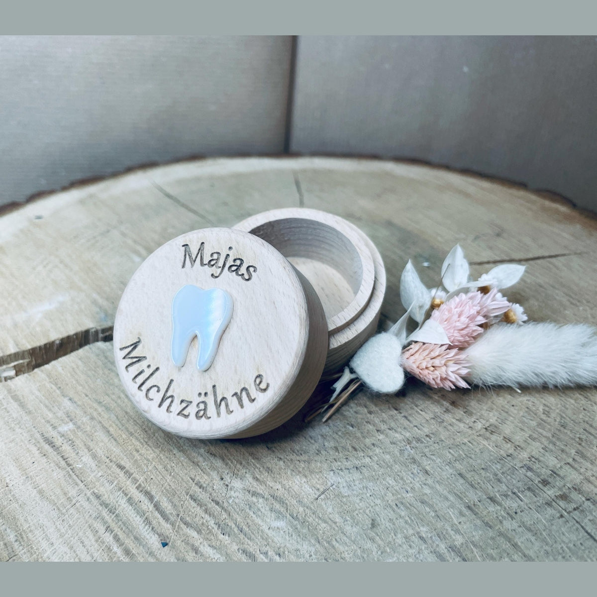 Personalisierte Zahndose aus Holz mit Acrylglas-Zahn – Erinnerungsstück für Milchzähne Zahndose Das Glückswerk