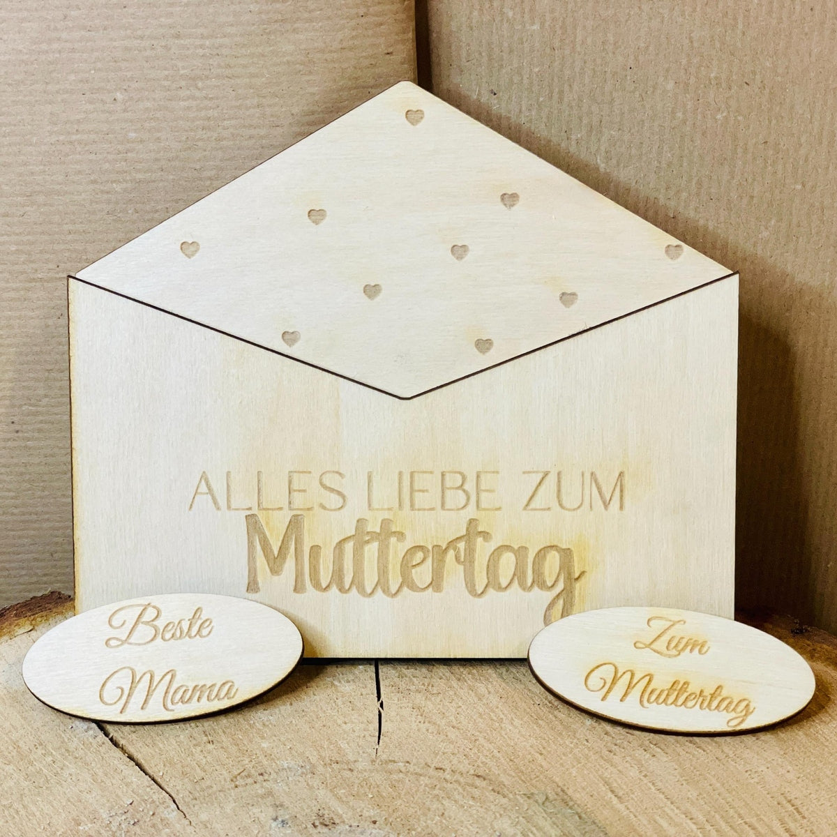 Ein besonderer Briefumschlag aus Holz mit Gravur – Perfekt zum Muttertag! Geschenkkarte Das Glückswerk