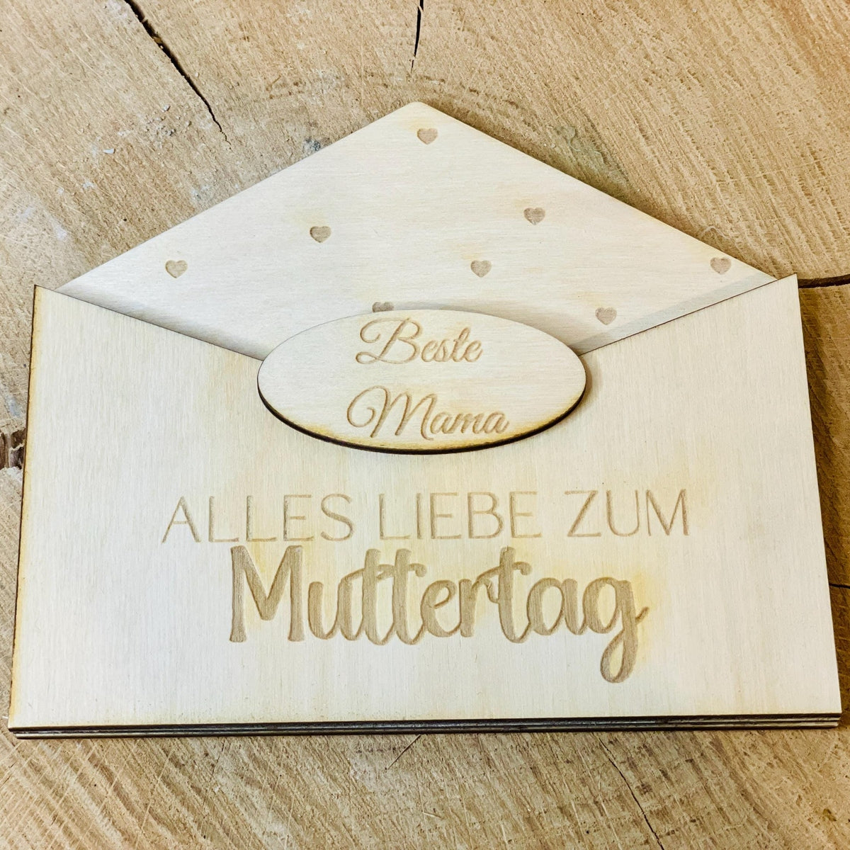 Ein besonderer Briefumschlag aus Holz mit Gravur – Perfekt zum Muttertag! Geschenkkarte Das Glückswerk