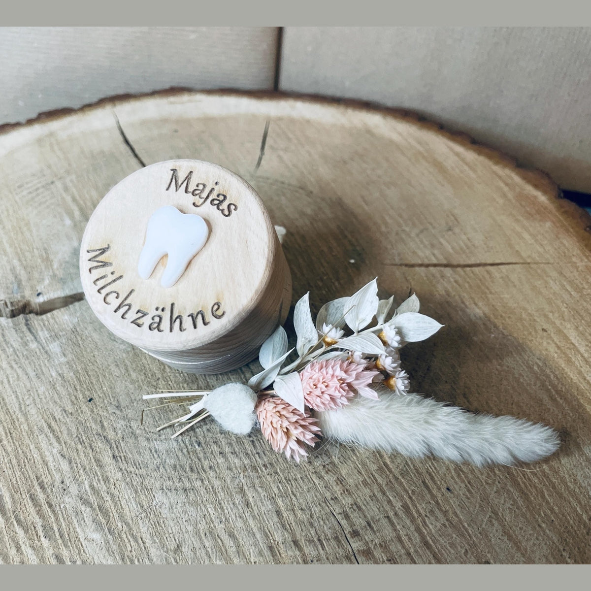 Personalisierte Zahndose aus Holz mit Acrylglas-Zahn – Erinnerungsstück für Milchzähne Zahndose Das Glückswerk