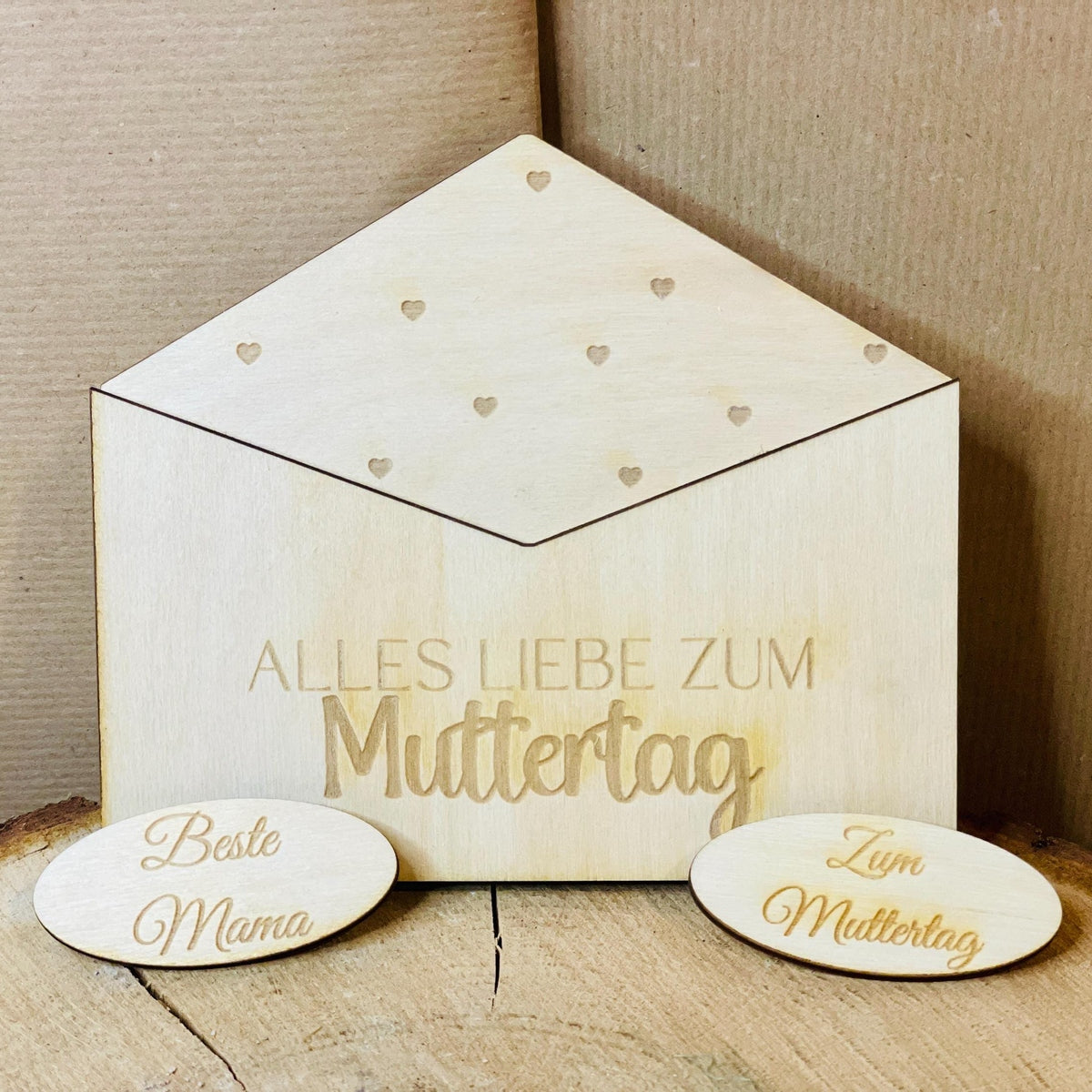 Ein besonderer Briefumschlag aus Holz mit Gravur – Perfekt zum Muttertag! Geschenkkarte Das Glückswerk