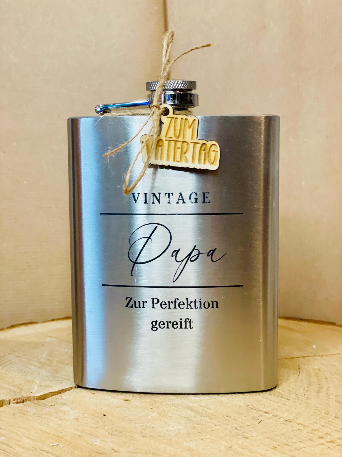Persönlicher Flachmann mit Gravur – Das perfekte Geschenk für Papa Das Glückswerk