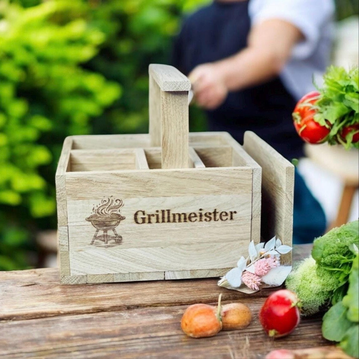 Grillkorb Besteckkorb individualisierbar aus Holz Besteckkorb Das Glückswerk