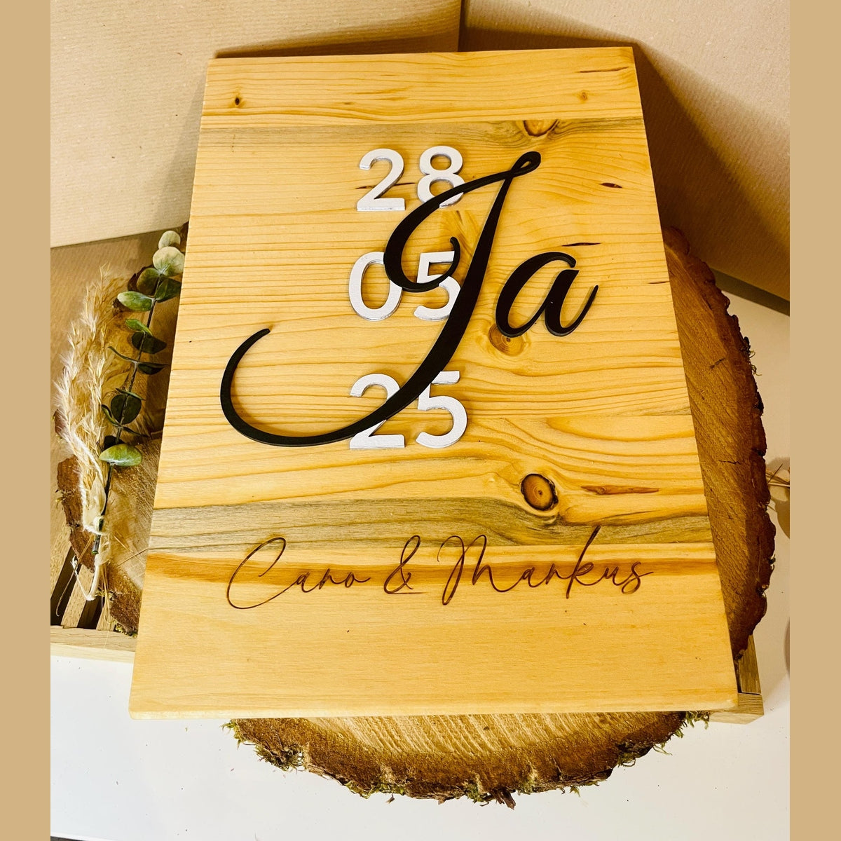 Personalisierte Holzbild mit Namen, Datum und 3D-Buchstaben – Das besondere Hochzeitsgeschenk Schild Das Glückswerk