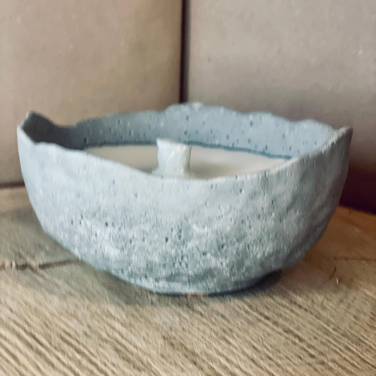 Rustikale Betonkerze – Perfekt zum Verschenken & für den Outdoor-Bereich | Kerze, 13 cm breit Betonkerze Das Glückswerk