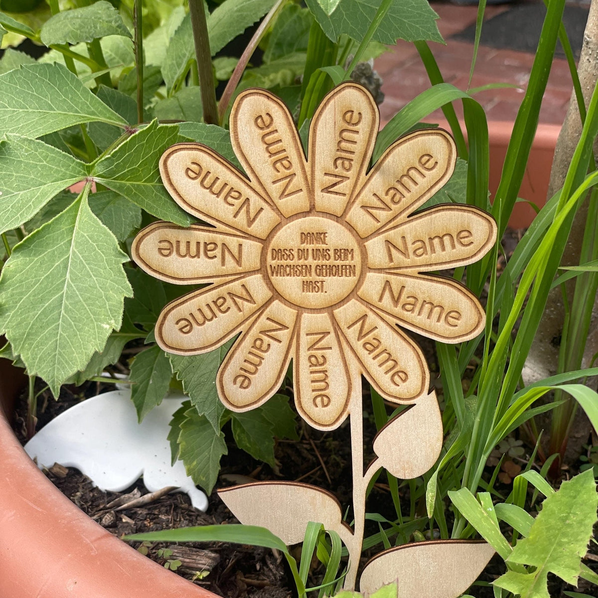 Personalisierte Holzblume Abschiedsgeschenk Erzieherin – Gravur mit Kindernamen – Danke fürs Wachsen lassen – Kita Geschenk Dekoration Das Glückswerk