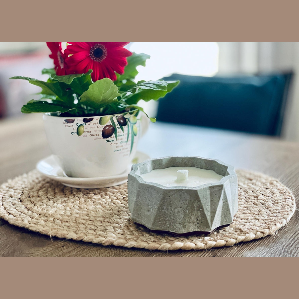 edele schlichte Indoor Betonkerze "BETONLICHT" Betonkerze Das Glückswerk senkrechtes Muster l