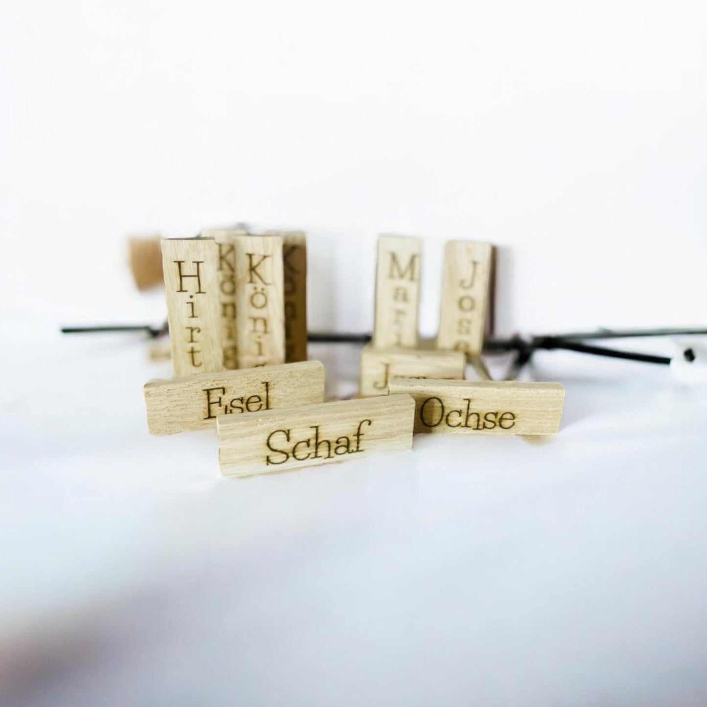 kleine minimalistische Krippe aus Holz Das Glückswerk