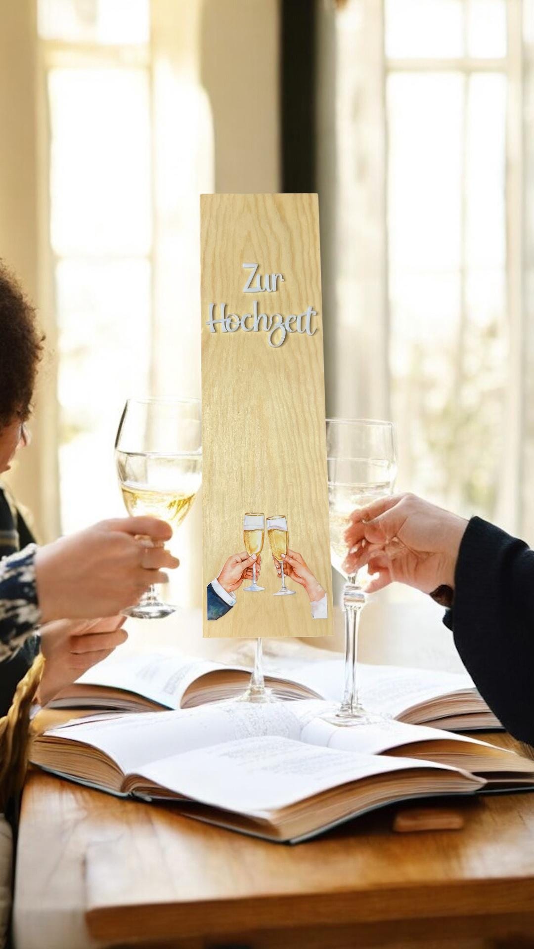 Personalisierte Weinkiste zur Hochzeit mit Acryl-Schrift & Gläsern | Geschenk für Brautpaar | Holzkiste für Weinflasche Gravur Das Glückswerk