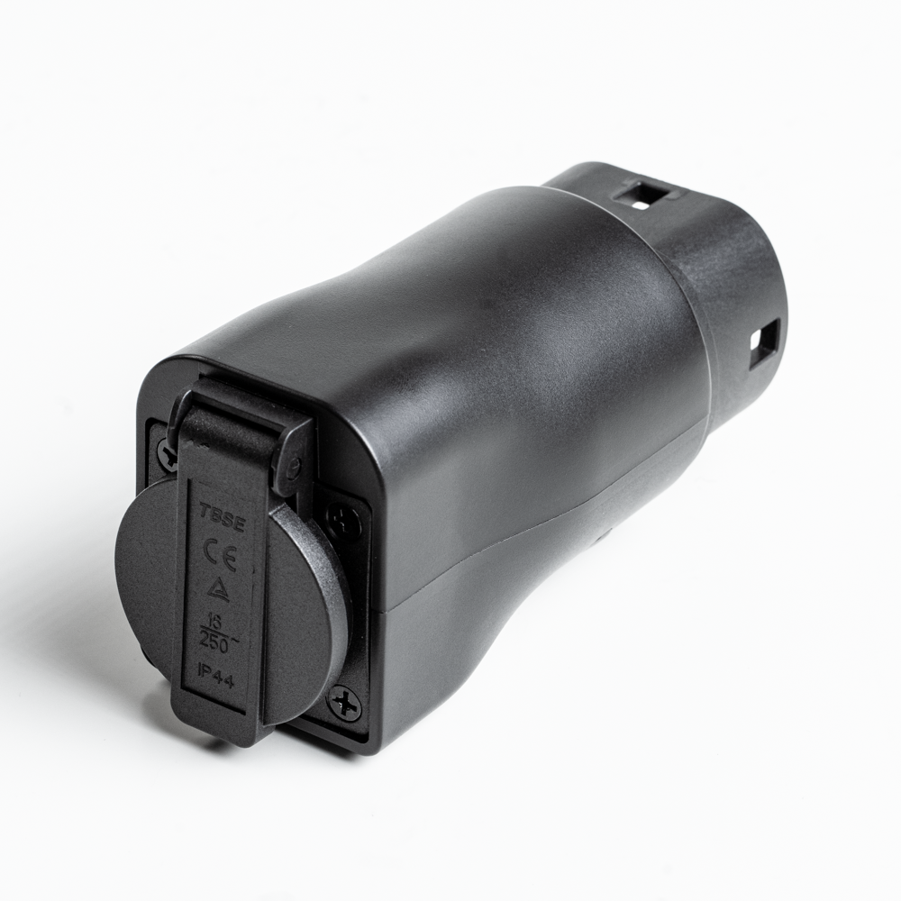 Mazda CX-6e GR ab 2026 Vehicle-to-load (V2L) Adapter 4100-79-501 Vehicle-to-load (V2L) Adapter Mazda