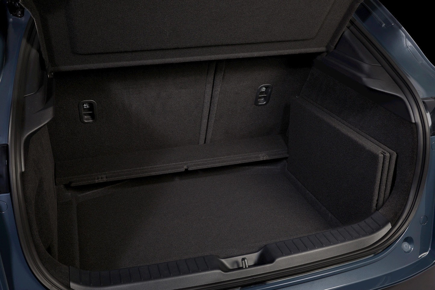 Mazda CX-30 DM ab 2019 Cargo System DFS2-V0-580 Für Fahrezueg mit Bose Transport Mazda