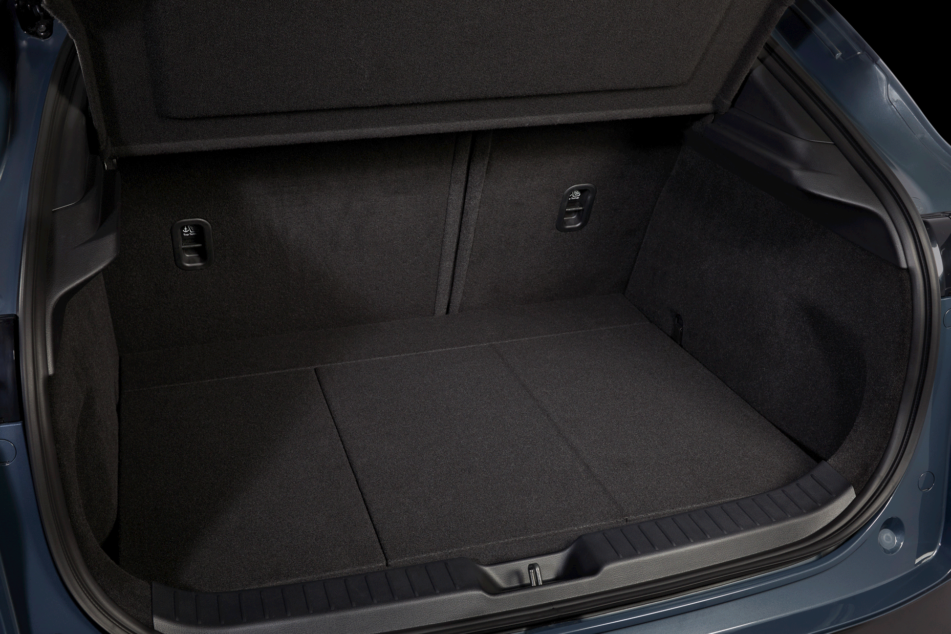 Mazda CX-30 DM ab 2019 Cargo System DFS2-V0-580 Für Fahrezueg mit Bose Transport Mazda