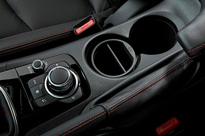 Mazda CX-30 DM 2019 Multifunktionaler Getränkehalter-Einsatz C830-V0-890 Multifunktionaler Getränkehalter-Einsatz Mazda