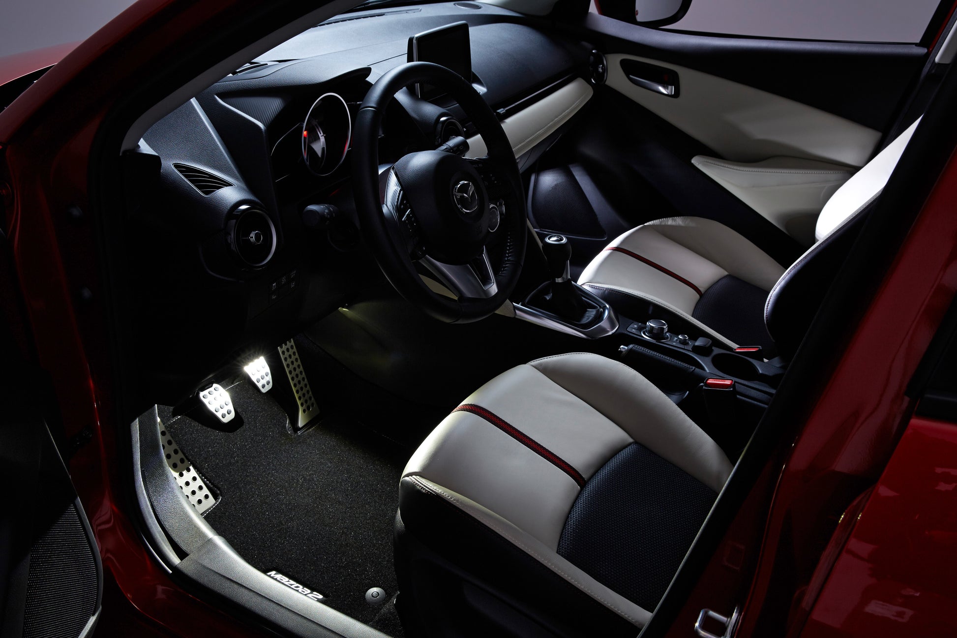 Mazda 2 DJ 2019-2023 Begrüßungsbeleuchtung Kit (Weiss) ABKT-WL-DJW Begrüßungsbeleuchtung Kit (Weiss) Mazda