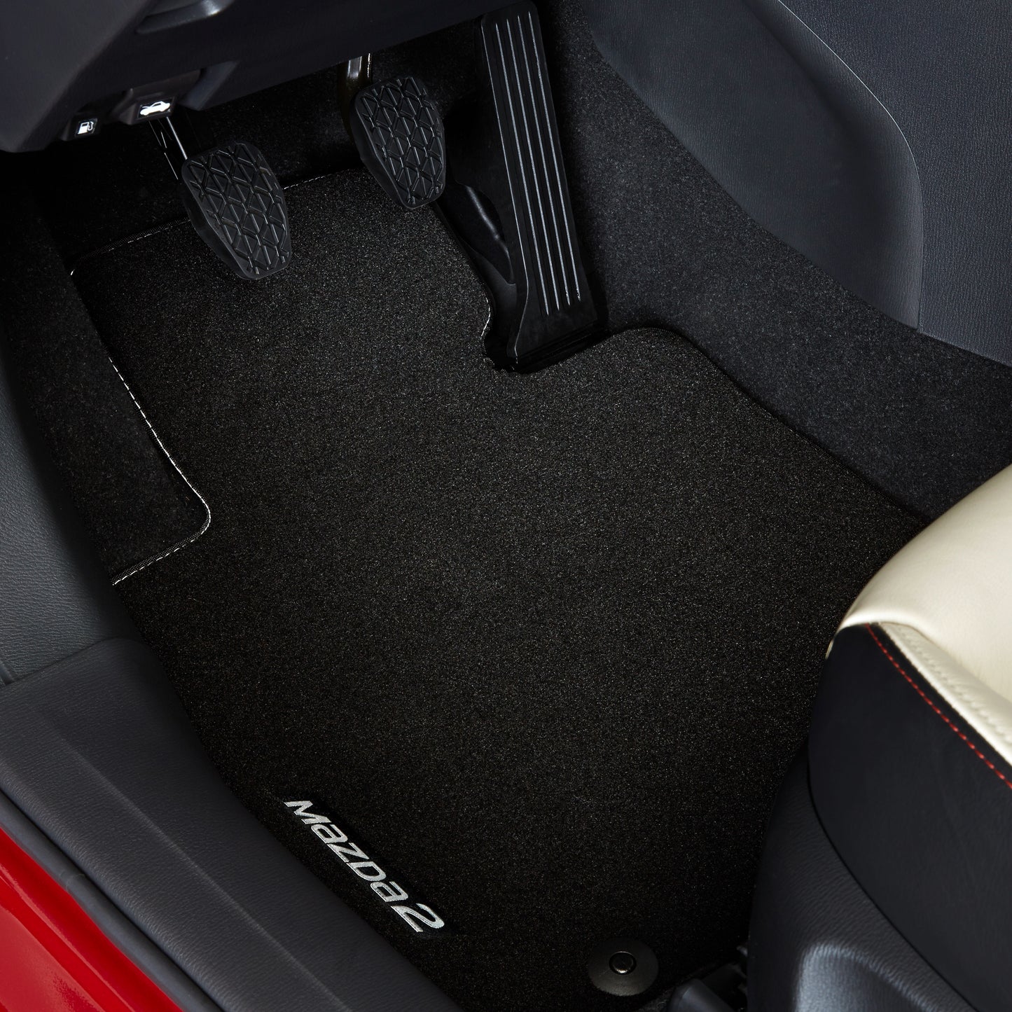 Mazda 2 DJ 1014-2019 Textilfußmattensatz "Luxury" weiß DC3M-V0-320A Textilfußmattensatz "Luxury" weiß Mazda