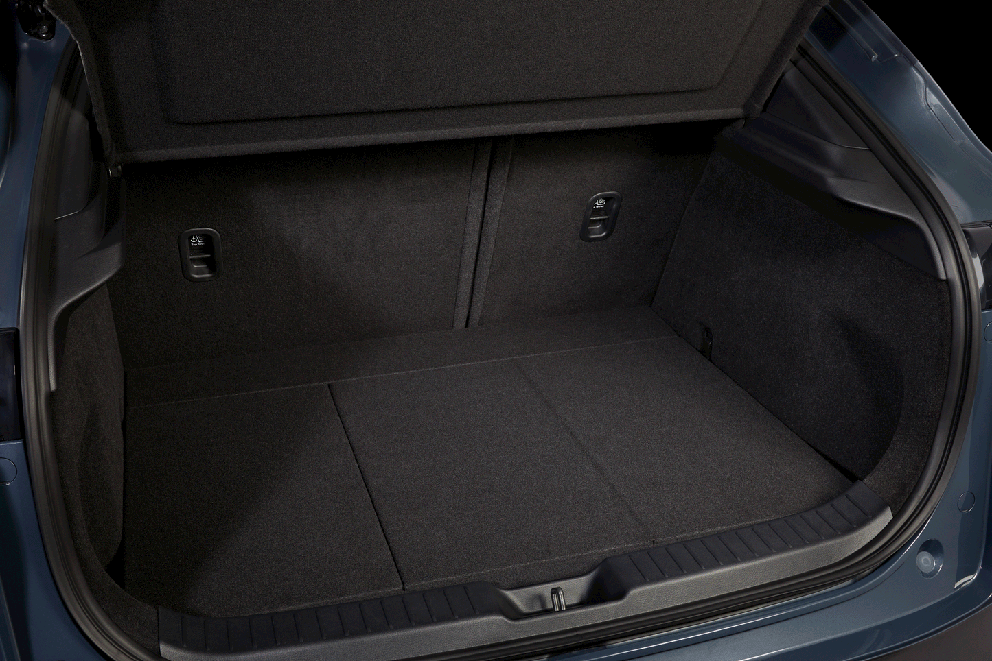 Mazda CX-30 DM 2019 Smart Cargo System (Fahrzeuge ohne BOSE) DFR9-V0-580 Smart Cargo System (Fahrzeuge ohne BOSE) Mazda