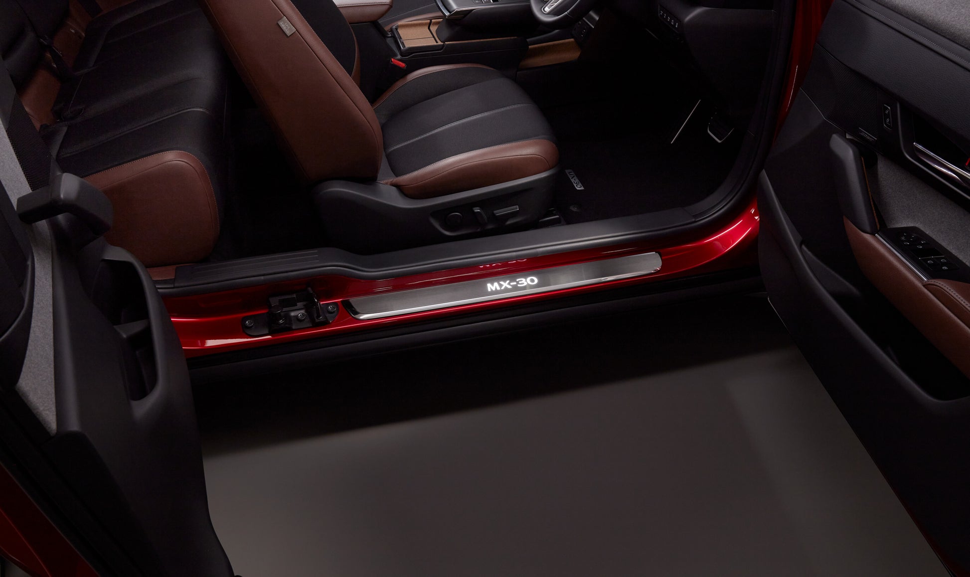 Mazda MX-30 DR 2019-2025 Einstiegsblenden beleuchtet DN4J-V1-370 Einstiegsblenden, beleuchtet Mazda