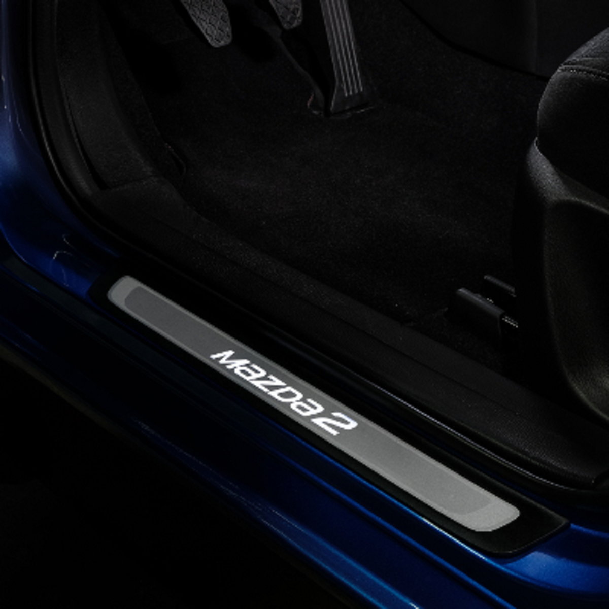 Mazda 2 DJ ab 2015 Einstiegsblenden Sicherheit & Schutz Mazda