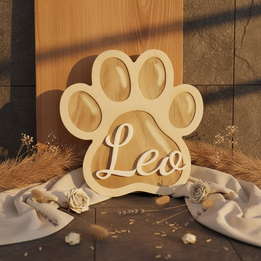 Hundepfote / Katzenpfote Holzschild personalisiert – Namensschild für Hundehütte mit Acrylglas-Namen