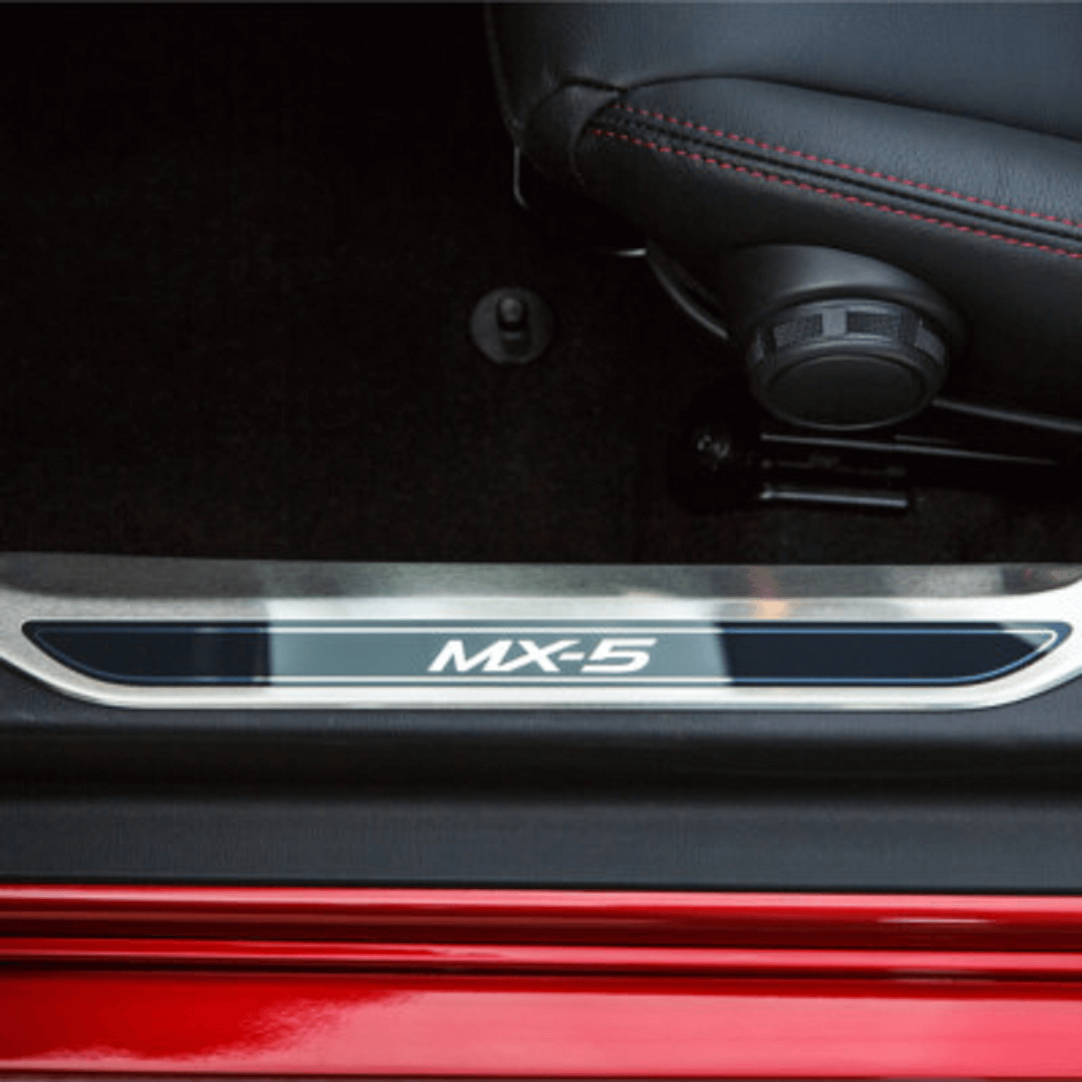Mazda MX-5 ND ab 2015 Einstiegsblenden NA1P-V1-370 Sicherheit & Schutz Mazda